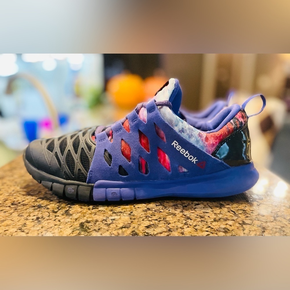 Reebok Women's ZRX TR Glitch Training Shoe Size 8.5 Purple and Black